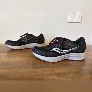 Saucony Cohesion TR15 Trail Running Shoe - Black/Blue/Berry, Size 9